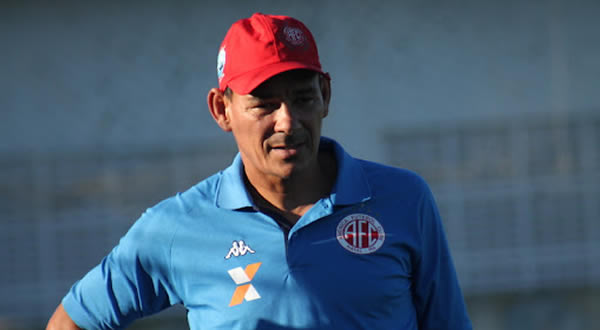 Carlos Mota – O eterno zagueiro